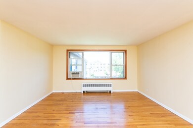 2625 W Fitch Ave unit 3F, Chicago, IL 60645 - photo 3