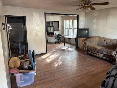 206 E Pine Ave, Duncan, OK 73533 - photo 2