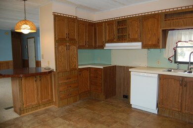 62 Clifford St, Mechanic Falls, ME 04256 - photo 6