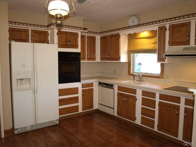 314 Murray Dr, Allentown, PA 18104 - photo 4