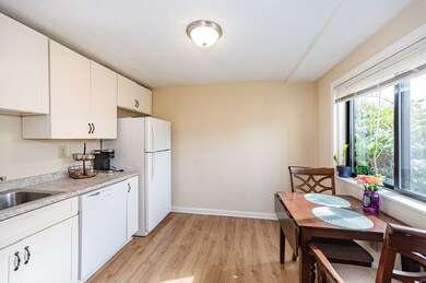 271 Humphrey St unit 1, Lowell, MA 01850 - photo 2