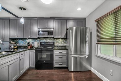 637 Drake Ln N, Dunedin, FL 34698 - photo 6