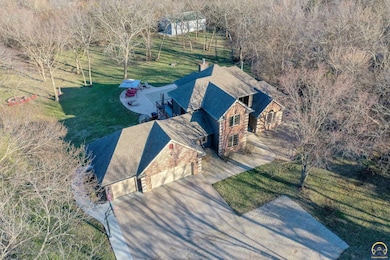 5500 SW Moundview Dr, Topeka, KS 66610 - photo 4