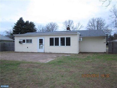 56 Yellowood Dr, Levittown, PA 19057 - photo 2