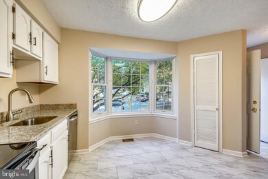 18709 Winding Creek Place, Germantown, MD 20874 - photo 3