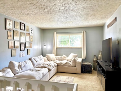 4925-4927 Godown Rd, Columbus, OH 43220 - photo 3