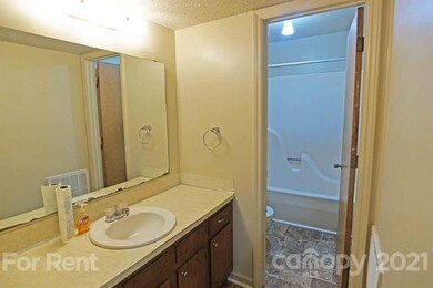1220 8th St NE unit G, Hickory, NC 28601 - photo 7