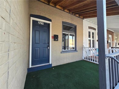 227 N 2nd St, Allentown, PA 18102 - photo 2