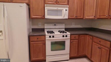 9712 Handerson Place unit 402, Manassas Park, VA 20111 - photo 2