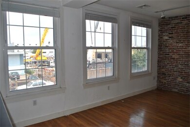 273 W 2nd St unit 2, Boston, MA 02127 - photo 6