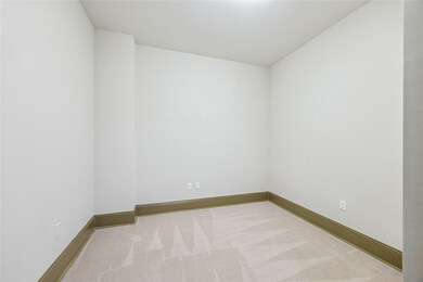 9870 Gaylord Dr unit 818, Houston, TX 77024 - photo 7
