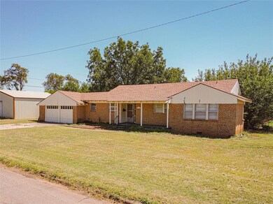 110 W Benton Sayre, OK Home For Sale