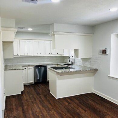 11635 Kirkhollow Dr, Houston, TX 77089 - photo 2