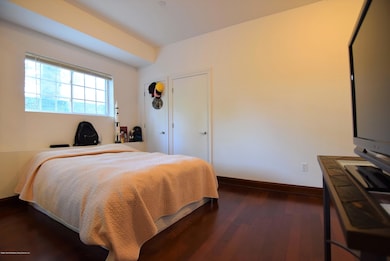 (5) Bedroom