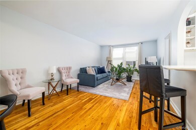 530 Dubois Ave unit 1B, Valley Stream, NY 11581 - photo 3