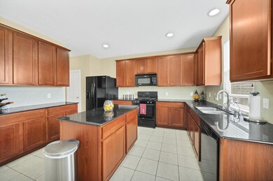 So much counter space and an island
