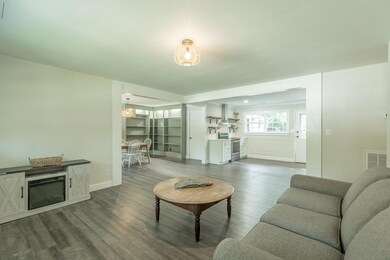 212 Robert E Lee St. HD-14