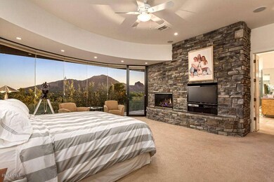 05MasterBedroom