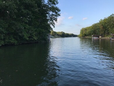 8876 E Chinquapin Ave, Summit Township, IL 62401 - photo 3