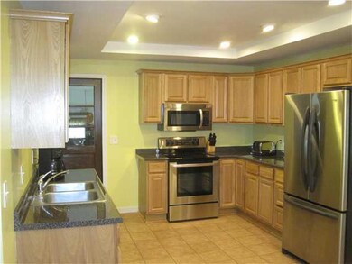 Kitchen BRAND NEW Kitchen Offers Tons Of Cupboards