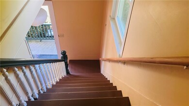 61 Almy St unit 2, Newport, RI 02840 - photo 2