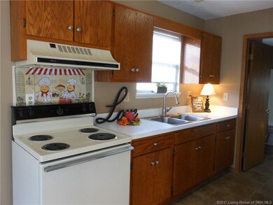 736 Linden St, New Albany, IN 47150 - photo 5