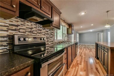 28 Trent Dr, Leicester, NC 28748 - photo 3