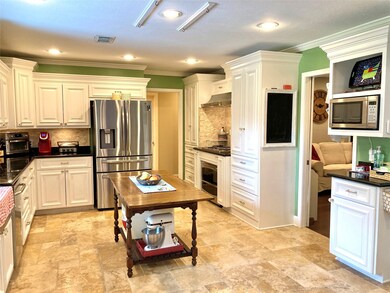 826 Saint Francis Ln, Houston, TX 77079 - photo 5