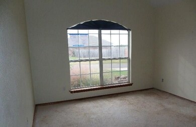 2105 NE 7th St, Moore, OK 73160 - photo 5