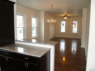 820 Maple St, Bethlehem, PA 18018 - photo 3