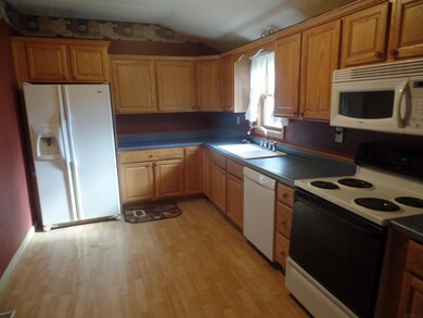 79 4th St SE, Linton, IN 47441 - photo 6