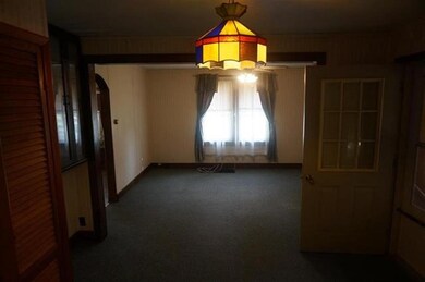 574 S Elm St, Lincoln, IL 62656 - photo 2