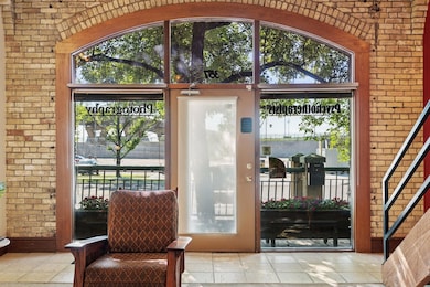 357 Kellogg Blvd unit 8, Saint Paul, MN 55101 - photo 5