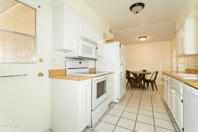 10165 W Cinnebar Ave, Sun City, AZ 85351 - photo 3