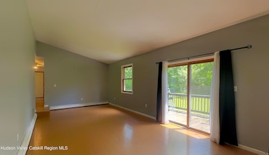 176 shr living room e