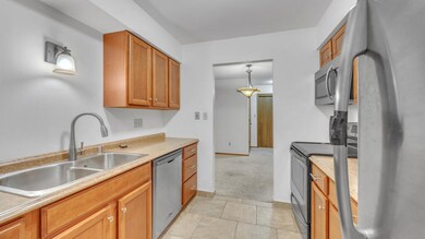 615 Michigan Ave, Sheboygan, WI 53081 - photo 4