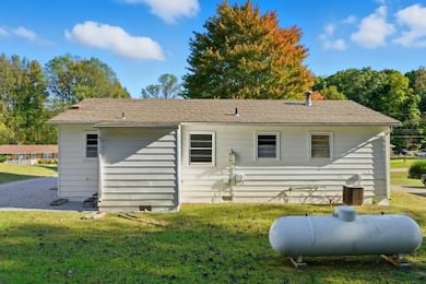 2279 Robin Hood Dr, Danville, VA 24540 - photo 5