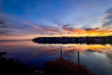 58_198BeauchampPoint_S_print