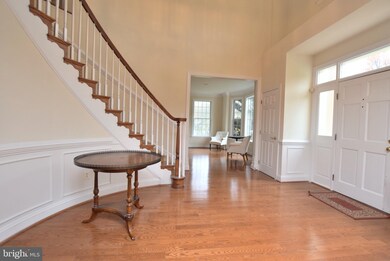 8010 Byrnwood Ct, McLean, VA 22102 - photo 3