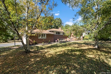 37 Cathy Rd, Poughkeepsie, NY 12603 - photo 3