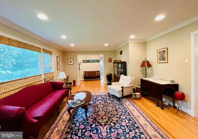 300 W Columbia St, Falls Church, VA 22046 - photo 2