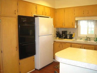 Double Ovens, Gas Cooktop