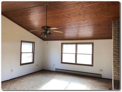 6662 Riverview Rd, Slatington, PA 18080 - photo 3