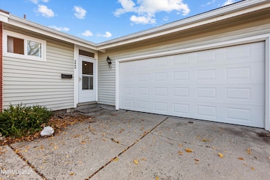 2860 Van Buren Dr, Reno, NV 89503 - photo 3