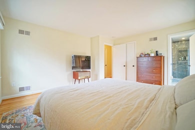 15505 Norman Dr, North Potomac, MD 20878 - photo 3