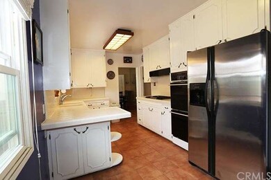 Kitchen with eat in area