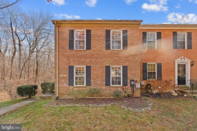 8921 Shamrock Ct, Springfield, VA 22152 - photo 3