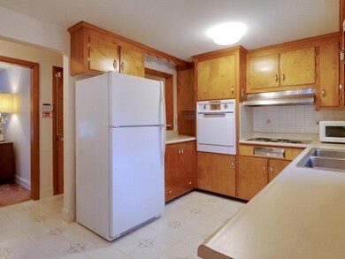 77 Colonial Rd, Lawrence, MA 01843 - photo 7