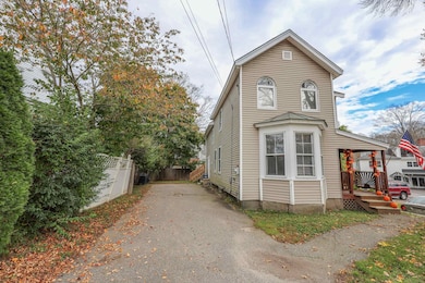 5 Gerry Ave, Newmarket, NH 03857 - photo 2