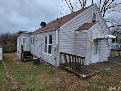 911 Lehmen Dr, Chester, IL 62233 - photo 6